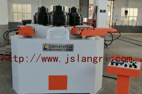 型材卷圓機(jī)的特點(diǎn)是什么，有哪些操作注意事項(xiàng)？